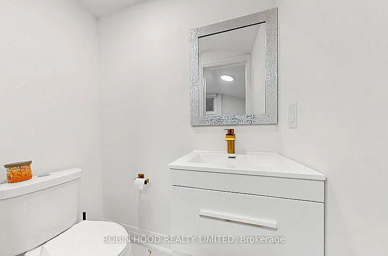 8 Laxton Ave #2 — Photo 18