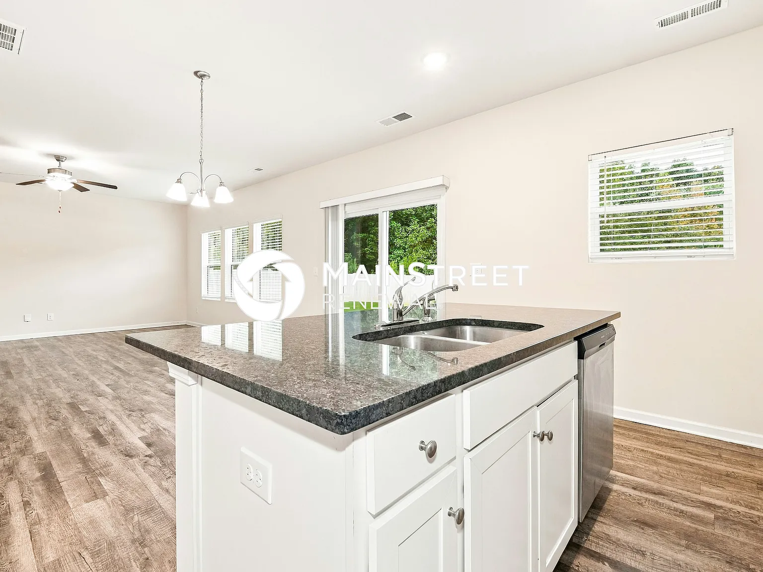 13026 Joclaire Court — Photo 4