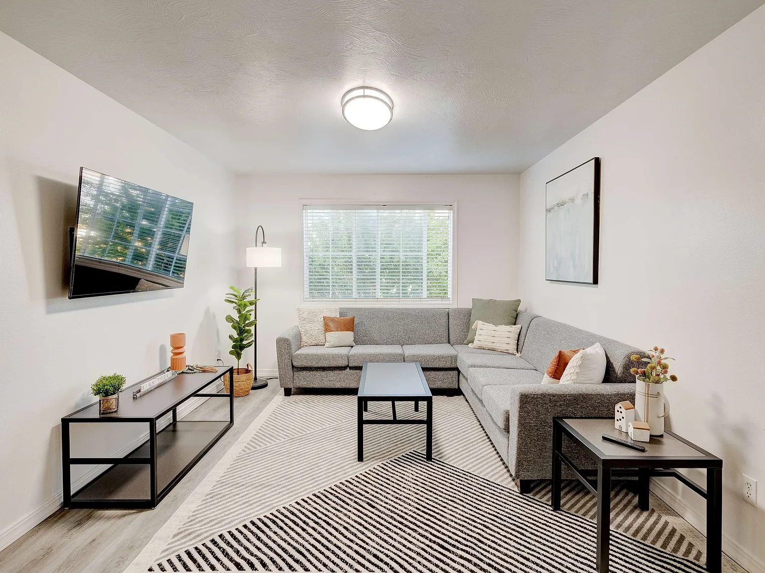 Camden Apartments — Photo 2