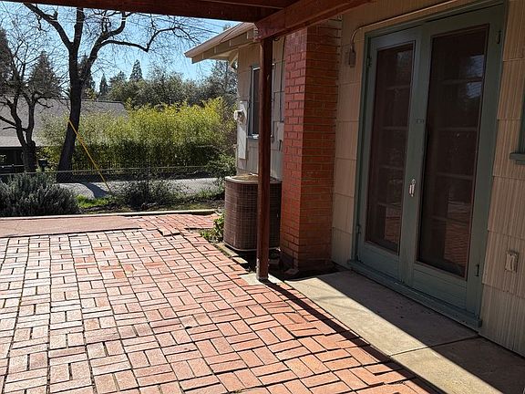 3rd image of 397 Huntley Ave