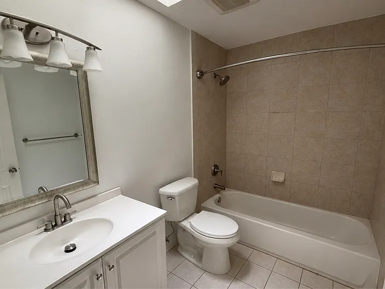 3206 Del Rio Ter — Photo 16