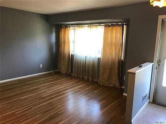 2nd image of 16 Beaumont Dr