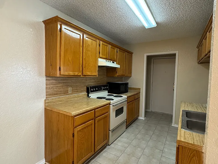 4520 Mizzenmast Ct — Photo 7