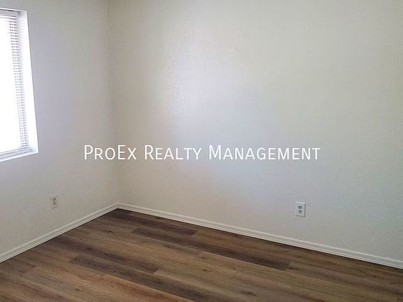 4th image of 1244 E Vogel Ave APT 4