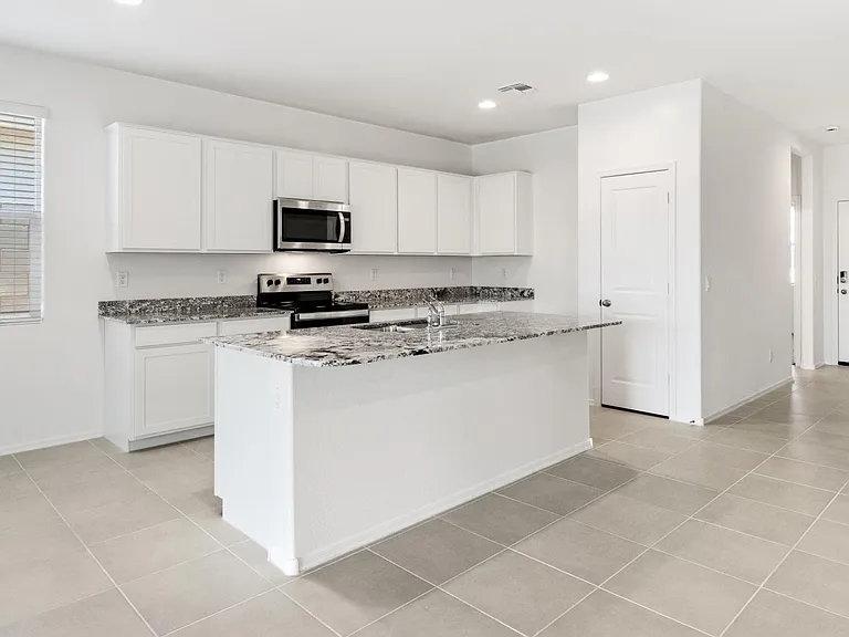 10427 W Parkway Dr — Photo 14