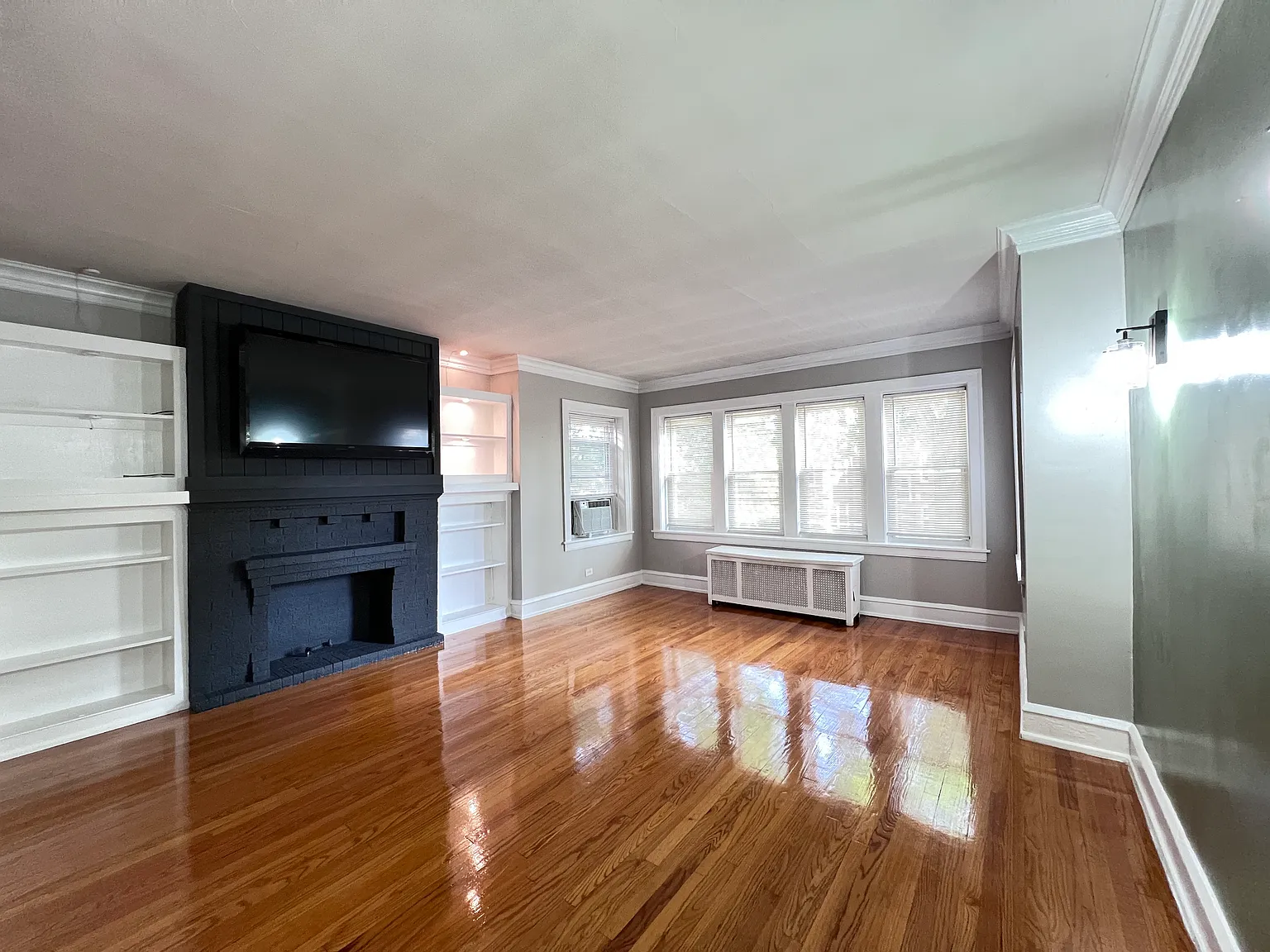 3 bed, $1,800 — Photo 3