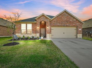 2824 Trusting Way, Aubrey, TX 76227