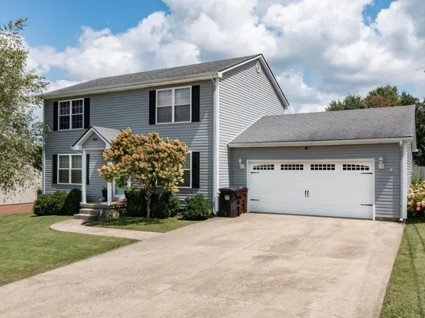 900 N Meadowhill Rd, Paris, KY 40361