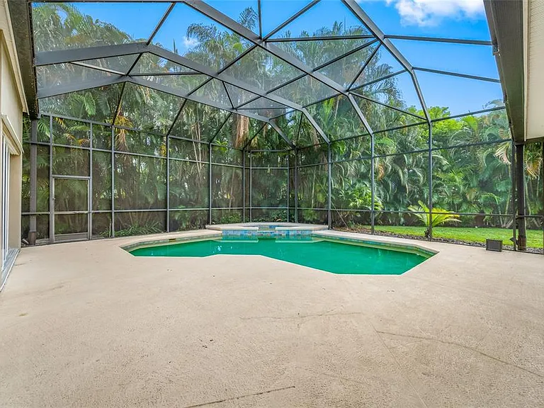 10675 Park Place Dr — Photo 39