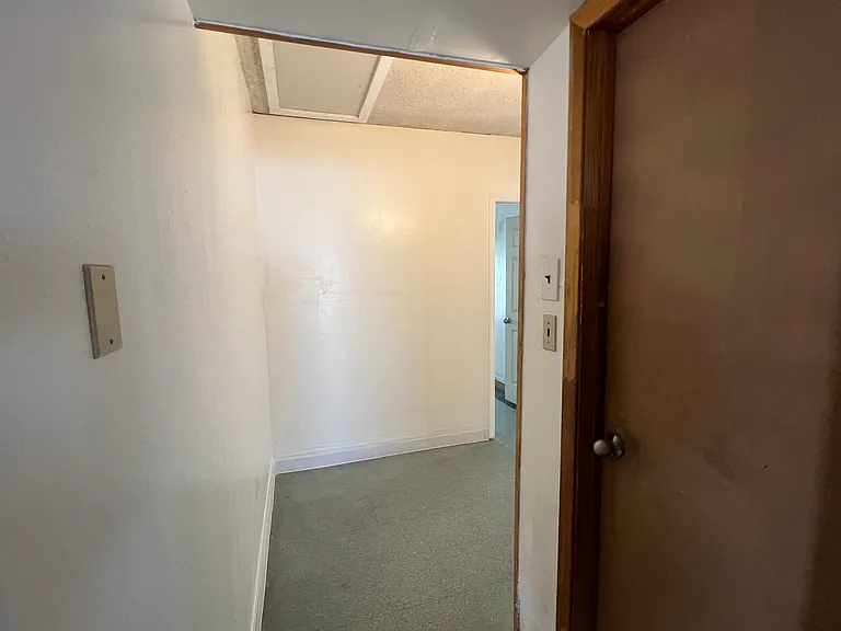 9323 Nottingham Dr — Photo 18