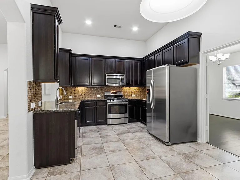 271 Westwood Dr — Photo 13