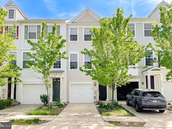 3rd image of 43533 Marguerite Way