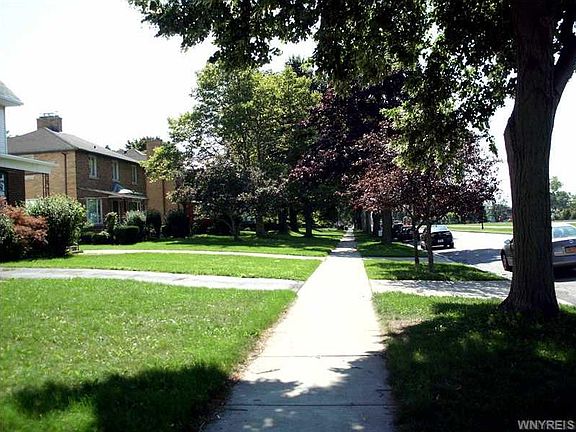 2nd image of 719 Busti Ave