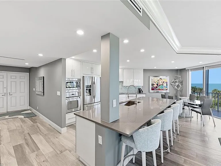 8111 Bay Colony Dr #204 — Photo 12