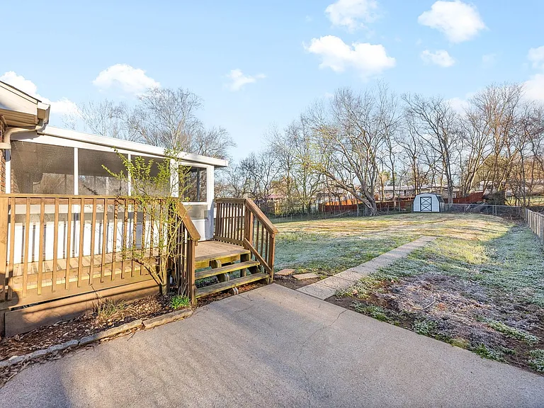 1835 Warren Dr — Photo 29