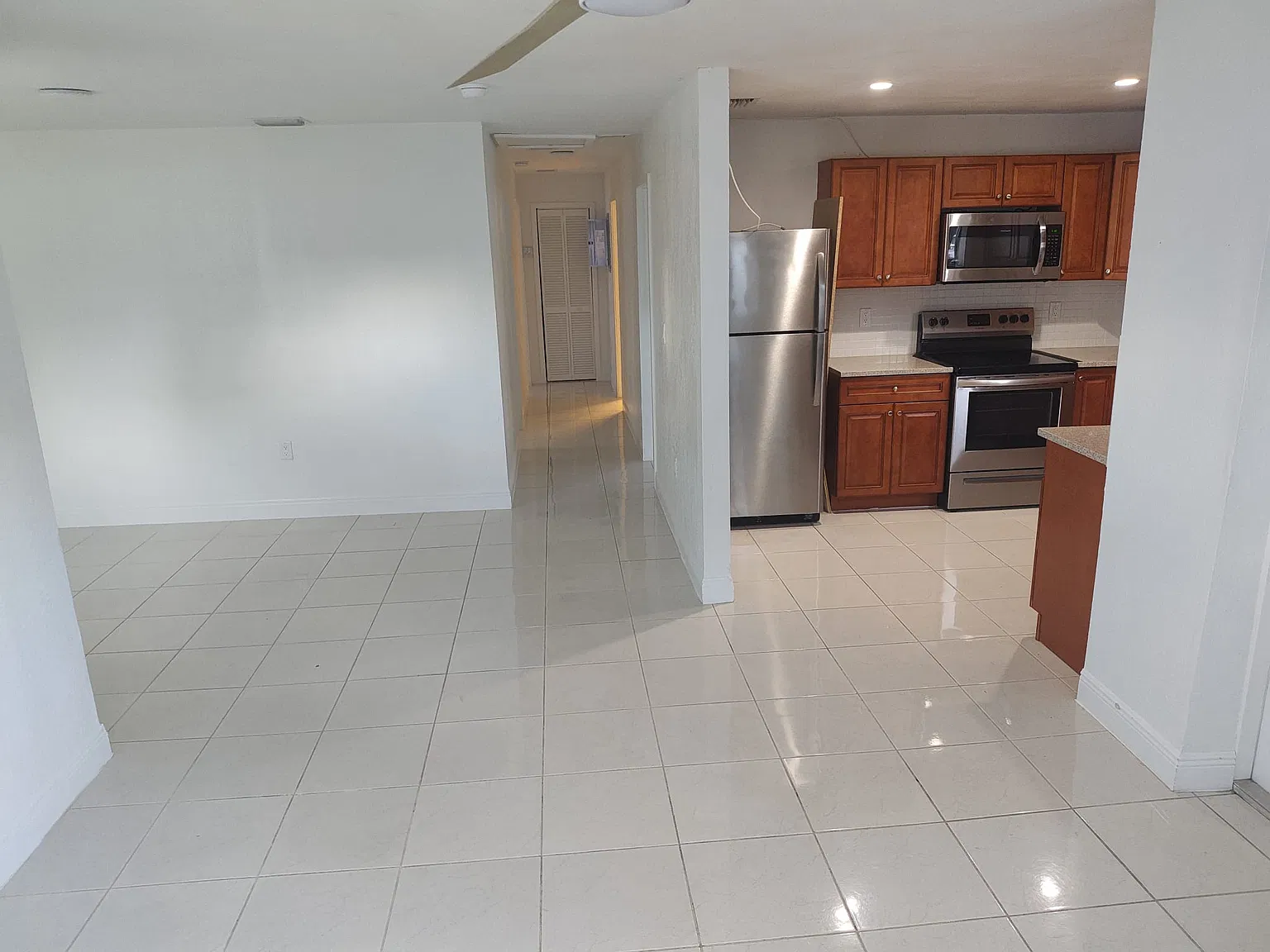 3 bed, 1000 sqft, $2,900 — Photo 1