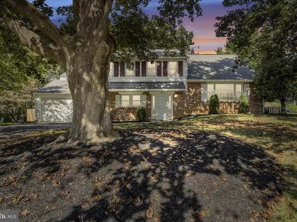 425 Deerfield Rd, Camp Hill, PA 17011