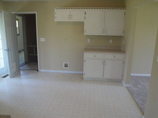 5th image of 215 Skyline Dr