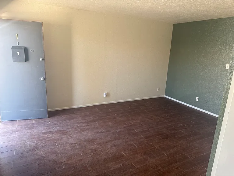 152 N 2nd St #1 — Photo 3