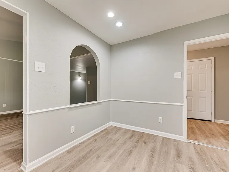 5010 Wildbriar Dr — Photo 7