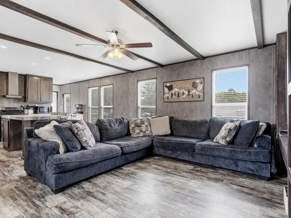 428 W Pne, Winnie, TX 77665