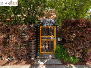 5917 Maccall St, Oakland, CA 94609