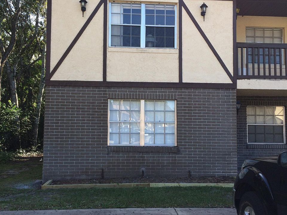1st image of 3052 Sir Hamilton Cir