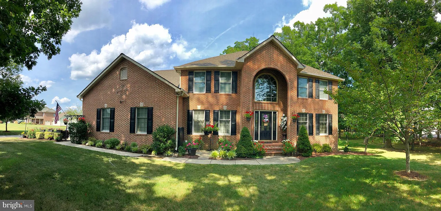 9226 Crescent Ln photo 1