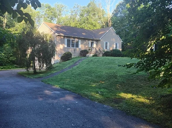 299 River St, Leicester, MA 01524