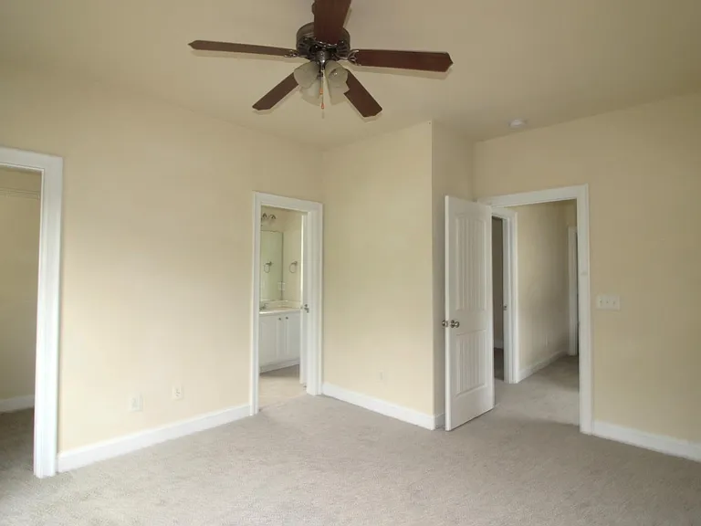 7745 Acc Blvd — Photo 16