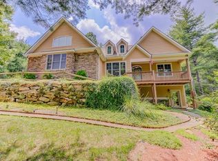 30 Solomons Cove Rd #27, Flat Rock, NC 28731