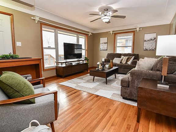 5th image of 3117 Aurora Ave