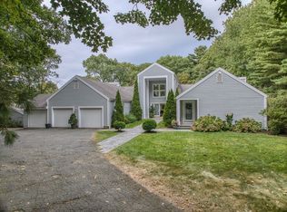17 Driftwood Ln, Lynnfield, MA 01940