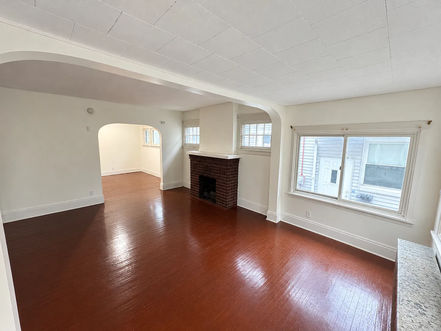 42 Poultney Avenue - Lower — Photo 2