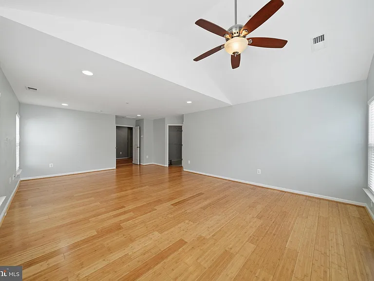 13131 Clarksburg Square Rd — Photo 25
