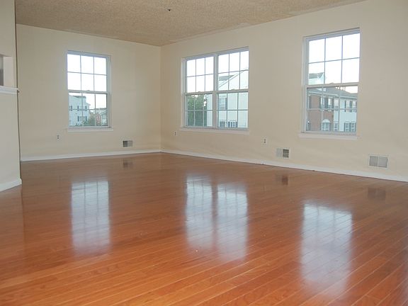 2nd image of 65 Vaughan Dr