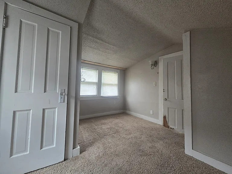 507 S Menlo Ave — Photo 3