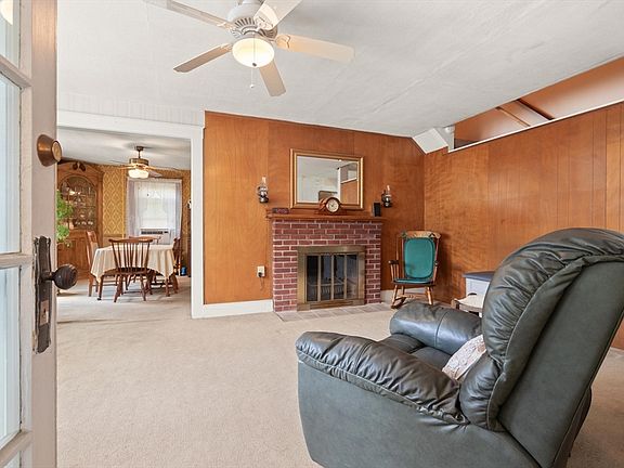 3rd image of 15 Willow St