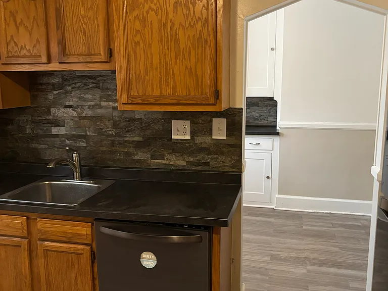 1402 Somerset Ave — Photo 13