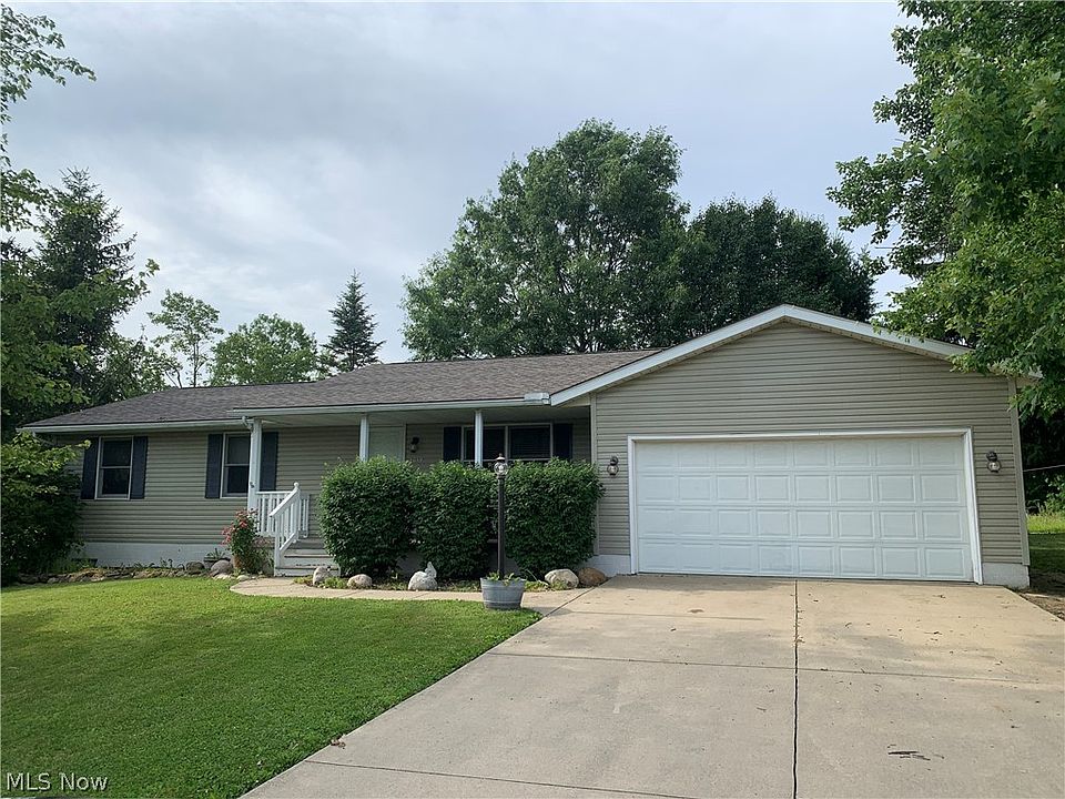 1st image of 4049 Cinnamon Dr N
