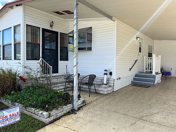 5th image of 15666 49th St N #1085