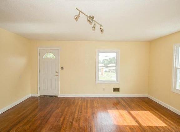 3rd image of 2715 W 41st Ave