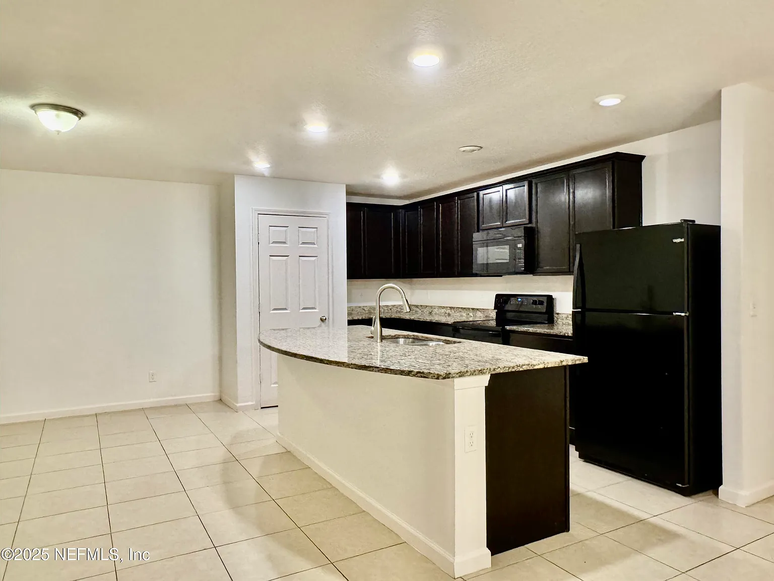 4 bed, 2.5 bath, 1783 sqft, $2,195 — Photo 4