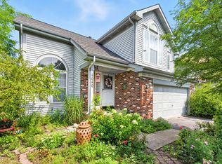 1040 Butler Bay Ct, Elgin, IL 60120