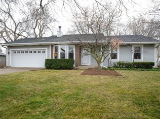 520 Belle Plaine Ave, Gurnee, IL 60031