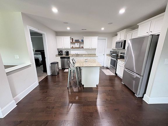 2nd image of 1100 Dewees St