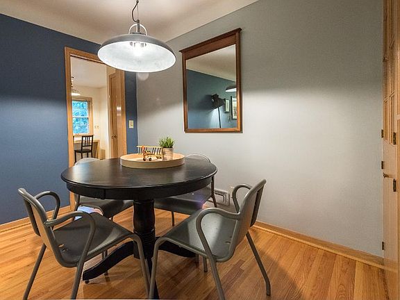 4th image of 7615 Columbus Ave