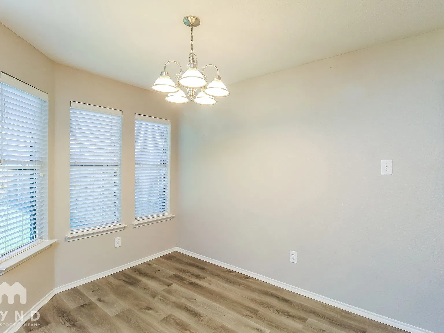 3 bed, 2.0 bath, 1293 sqft, $1,895 — Photo 4