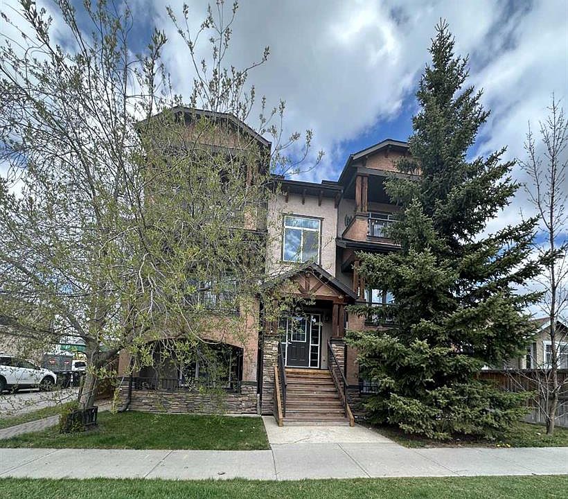 1st image of 110 S 12th Ave NE #102