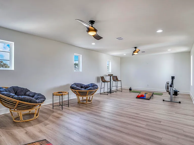 585 N Scenic Hills Ct — Photo 13